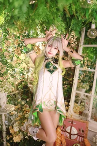 Ethereal Wisdom: Mumu Momo Captures the Divine Essence of Nahida in Stunning Cosplay-6