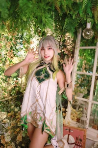 Ethereal Wisdom: Mumu Momo Captures the Divine Essence of Nahida in Stunning Cosplay-11
