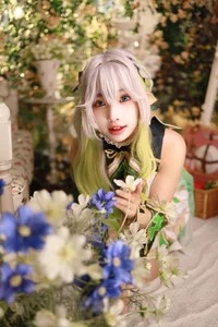 Ethereal Wisdom: Mumu Momo Captures the Divine Essence of Nahida in Stunning Cosplay-7