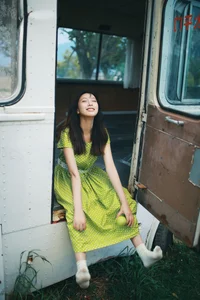 Artistic Portraits in Dali: Xiao U for YiTuYu Art Language Vol.9132 - Vintage Bus Aesthetic-10