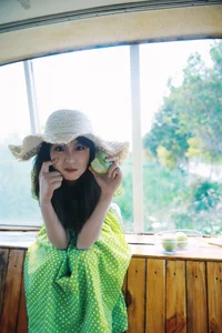 Artistic Portraits in Dali: Xiao U for YiTuYu Art Language Vol.9132 - Vintage Bus Aesthetic-3