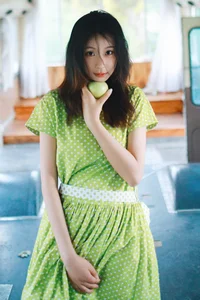 Artistic Portraits in Dali: Xiao U for YiTuYu Art Language Vol.9132 - Vintage Bus Aesthetic-0