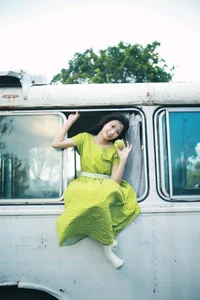 Artistic Portraits in Dali: Xiao U for YiTuYu Art Language Vol.9132 - Vintage Bus Aesthetic-16