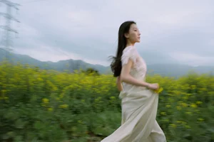 Ethereal Beauty: Xiao Yue Amidst Rapeseed Blooms in Art Language Vol.8948-20