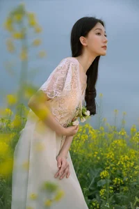 Ethereal Beauty: Xiao Yue Amidst Rapeseed Blooms in Art Language Vol.8948-25