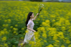 Ethereal Beauty: Xiao Yue Amidst Rapeseed Blooms in Art Language Vol.8948-17