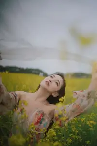 Ying Er YY Captivating in Golden Flower Field – YiTuYu Art Language Vol.8672-32