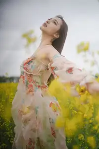 Ying Er YY Captivating in Golden Flower Field – YiTuYu Art Language Vol.8672-36