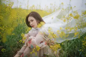 Ying Er YY Captivating in Golden Flower Field – YiTuYu Art Language Vol.8672-34