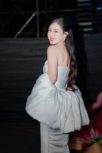 Radiant Beauty of the Yellow Ao Dai at Night-6