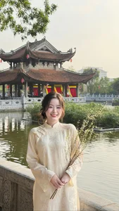 Celebrating Vietnamese Spring Festivals: A Journey Through Traditional Culture and the Elegant Ao Dai Dress-4