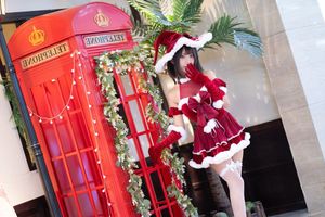 Coser Sanshuizi Dazzles in Charming Christmas Dress-15