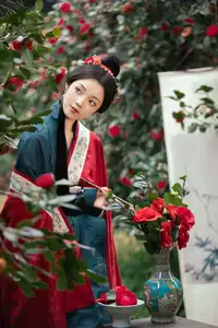 Elegant Qi Ni Si Mao: A Timeless Portrait in Traditional Attire & Camellias - YiTuYu Vol.8689-13