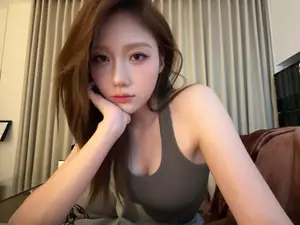 Uyen An: Tran Thanh's Sister's Remarkable Beauty & Aura Transformation-0