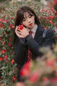 Discover the captivating allure of Xian Nu Juan in the stunning YiTuYu Vol.8695 collection-11