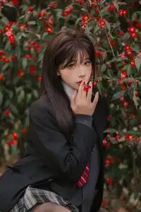 Discover the captivating allure of Xian Nu Juan in the stunning YiTuYu Vol.8695 collection-0