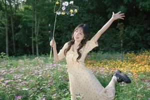 Ethereal Fairy Lake Photoshoot: Li Wo An An in YiTuYu艺图语 Vol.9379 Featuring Unique Floral Art and Dreamy Nature Aesthetics-9