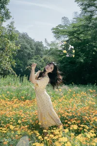 Ethereal Fairy Lake Photoshoot: Li Wo An An in YiTuYu艺图语 Vol.9379 Featuring Unique Floral Art and Dreamy Nature Aesthetics-5