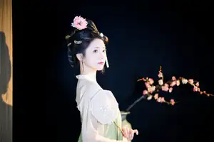 Tu Ya W in YiTuYu Vol.8680: Classical Beauty & Peony Elegance-12