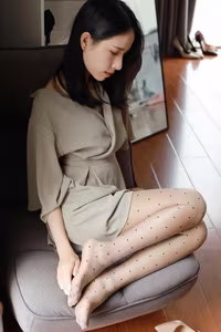 IESS SXJ No.2061 Mei Zi: Elegant Beauty & Pensive Moments of a Chinese Muse-1