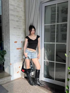 Ly Pham makes a stunning comeback with her sophisticated post-pregnancy fashion style-1