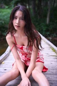 Stunning Saito Yasuyo Weekly Playboy Special No.345 Photo Gallery: Elegant Japanese Model Fashion and Lifestyle Photography Highlights-5