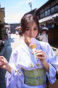 Stunning Saito Yasuyo Weekly Playboy Special No.345 Photo Gallery: Elegant Japanese Model Fashion and Lifestyle Photography Highlights-8