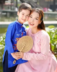MC Hoang Oanh's Stunning Post-Divorce Beauty Transformation: Peaceful Moments with Her Son-7
