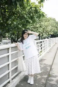 YiTuYu Vol.8664: Kikooo's Fresh Summer Charm – A Glimpse of Lively Urban Beauty-18