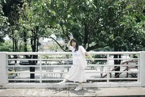 YiTuYu Vol.8664: Kikooo's Fresh Summer Charm – A Glimpse of Lively Urban Beauty-16