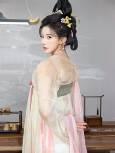 The Timeless Elegance of Li Shuang Er in Dreaming Back to Tang Part01-6