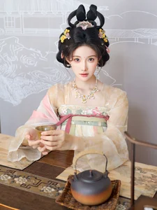 The Timeless Elegance of Li Shuang Er in Dreaming Back to Tang Part01-29