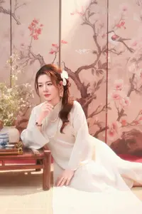 Graceful Asian Woman: Elegant Traditional Beauty in a Serene Tea Ceremony Moment.-1