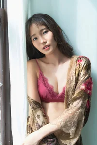 Shida Nene Digital Photo Book: Pure and Natural Aesthetics from SPA! Books - 41 High-Quality Images of the Iconic Japanese Model-8