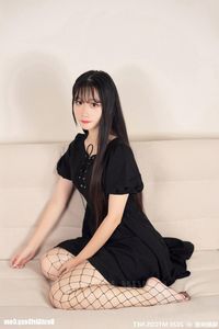 MTYH Vol.223 Black Dress: Charming Young Model in Elegant Black Dress | Beautiful Girl Photos-0