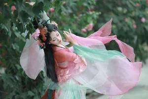 Ethereal Beauty of Qian Yue in Hanfu - YiTuYu Vol.8936 Art Language-3