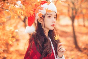 Stunning Christmas Girl Aesthetic Under Autumn Maple Leaves - YiTuYu Art Language Vol.9134 Featuring Xu Shi Qi Ma Portrait Photography Collection-5