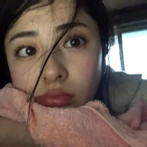 Admiring LE SSERAFIM Yunjin's Stunning Predebut Visuals in Nostalgic Photos - Koreaboo-3