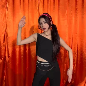 Admiring LE SSERAFIM Yunjin's Stunning Predebut Visuals in Nostalgic Photos - Koreaboo-1