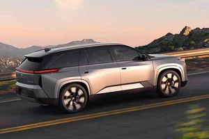 2027 Toyota Highlander EV: The Ultimate 3-Row Electric SUV with 374-Mile Range, Advanced Tech, and Family-First Design Starting at $55,000-1