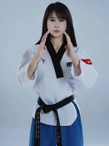 Taekwondo World Champion Chau Tuyet Van Inspires Fans with Her Incredible Medal Collection and Decades of Martial Arts Excellence and Dedication-4