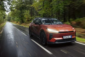 Toyota C-HR+ 2026: SUV điện phong cách cho những hành trình đầy cảm hứng-2