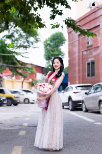 VGU No.46: Captivating Vietnamese Student Radiates Confidence and Grace, Celebrating a Significant Academic Milestone.-5