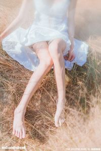 MTYH Vol.224: Feminine Beauty in a Golden Late Autumn Field - Enchanting Girl Photo-31