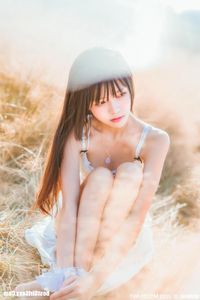 MTYH Vol.224: Feminine Beauty in a Golden Late Autumn Field - Enchanting Girl Photo-9