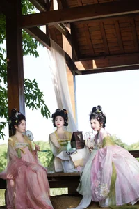 Timeless Spring Aesthetics: Ban Ri Xian Featured in YiTuYu Art Language Vol.9381 Kasuga Party Photo Series-6