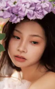 Ethereal Beauty: Kun Kun Bu Kun Le in YiTuYu Vol.8734 Collection – A Dreamy Portrait-5