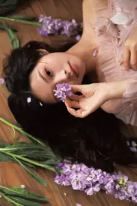 Ethereal Beauty: Kun Kun Bu Kun Le in YiTuYu Vol.8734 Collection – A Dreamy Portrait-12