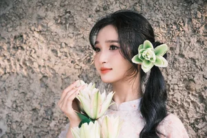 Ethereal Muse in the Golden Hour Bloom-4