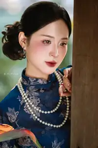 Elegant Traditional Ao Dai Beauty: Capturing Asian Grace in Golden Hour Light.-14